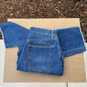 GAP Denim Mom Jean Button Up Women Waist Measures 28 Inches